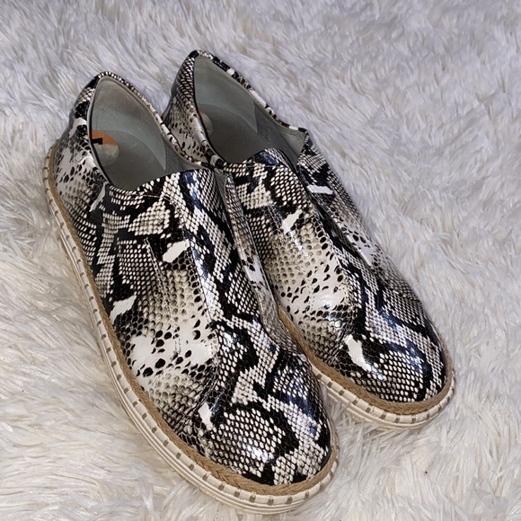 J Slides Black White Python Print Slip On Espadrille Sneakers Size 7 - Picture 2 of 12